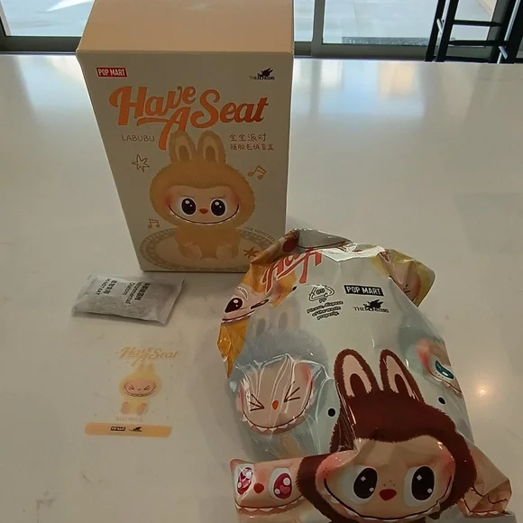 💋SISI LABUBU AUTHENTIC hard to find new sealed in bag box opened - Picture 1 of 9